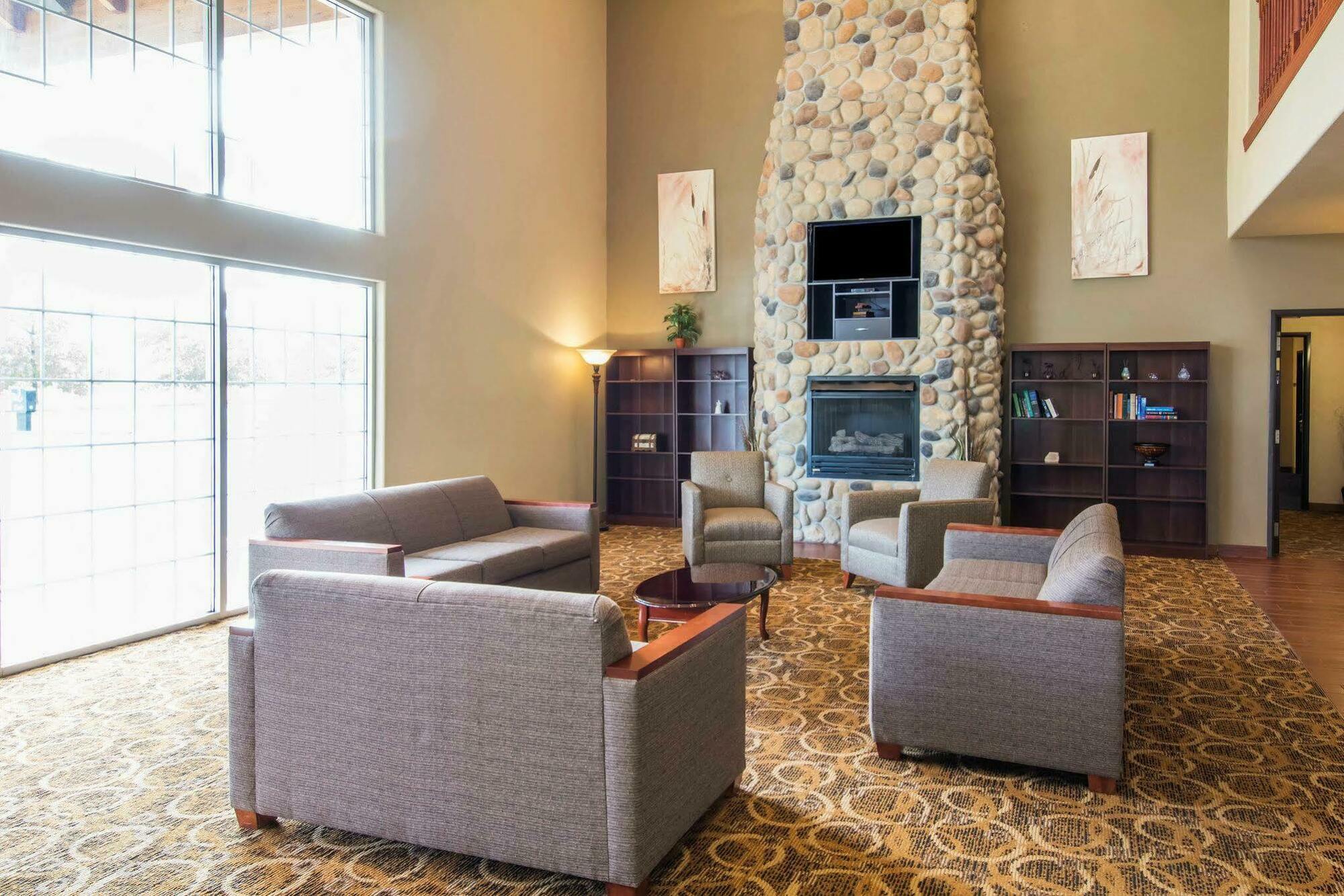 Quality Inn & Suites Of Liberty Lake Екстериор снимка